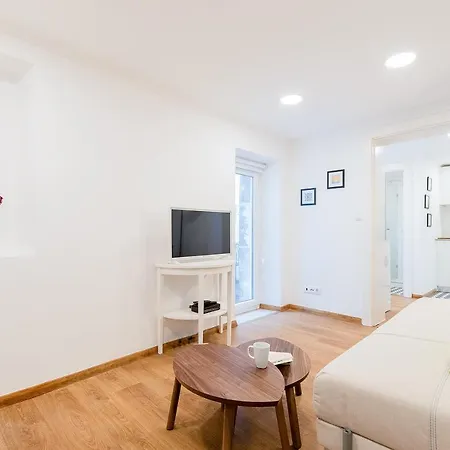 Appartement Stylish Apt Nr Alcantara-mar Station