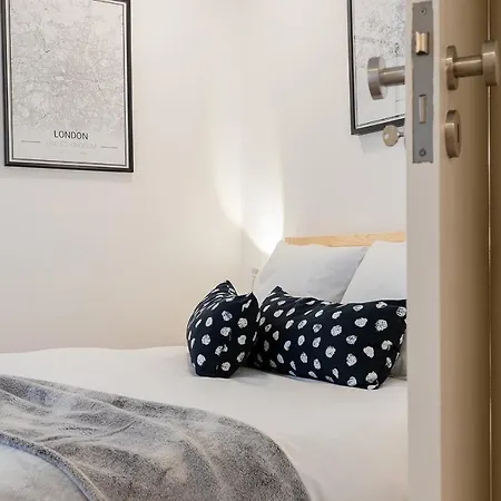 Stylish Apt Nr Alcantara-mar Station *