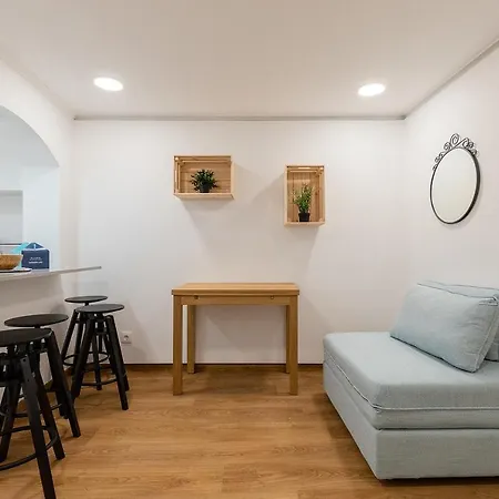 Stylish Apt Nr Alcantara-mar Station Appartement Lissabon