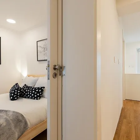 아파트 Stylish Apt Nr Alcantara-mar Station *